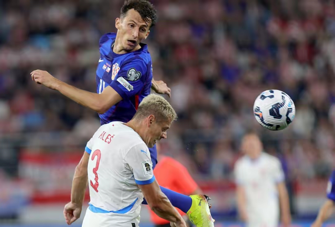 荷兰队狂胜，欧预赛小组领先优势扩大的简单介绍