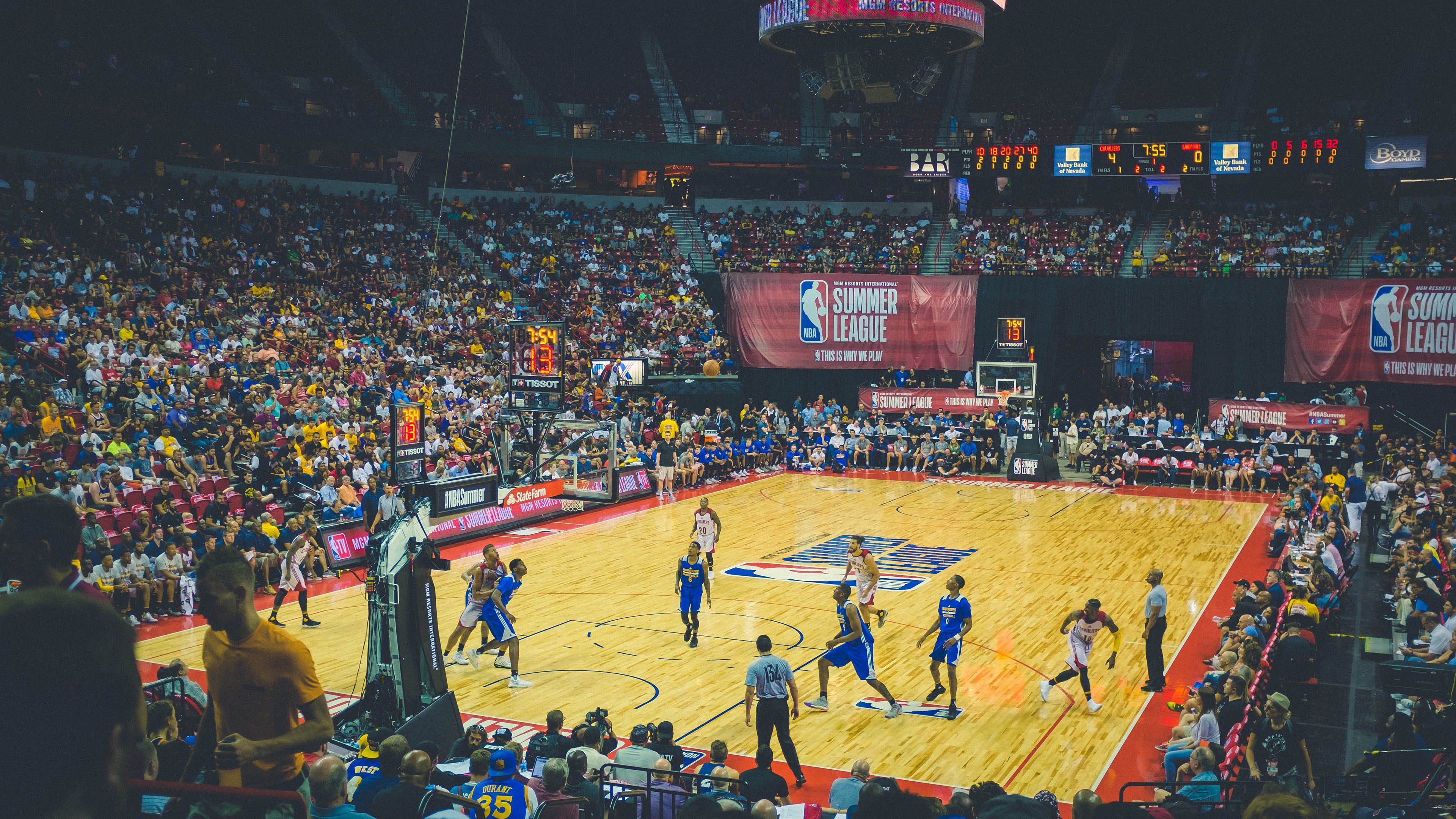 东契奇末节接管比赛,辽宁队拿下掘金?当跨界想象碰撞体育激情