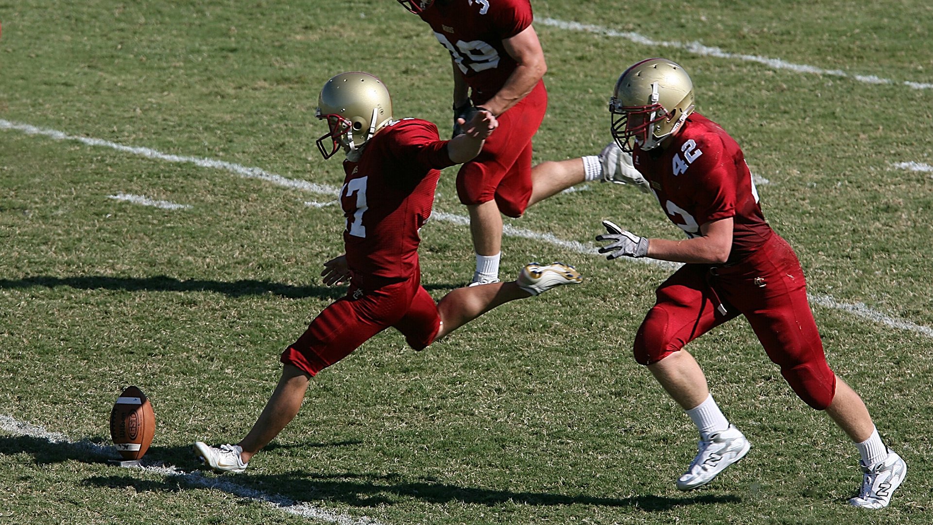 绿茵场上的格鲁吉亚锁链，克瓦拉茨赫利亚如何用防守艺术绞杀里昂